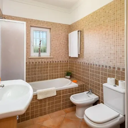 Private Ribeiro I Heated Pool, 4 Bed, Bbq, Ac, Wifi, ヴィラ アルブフェイラ