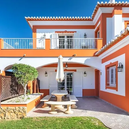 4 Bedrooom Private Ribeiro I Pool, Bbq, Ac, Wifi,