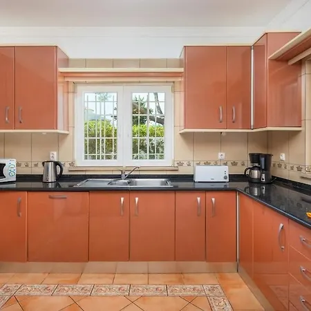 4 Bedrooom Private Ribeiro I Pool, Bbq, Ac, Wifi, *