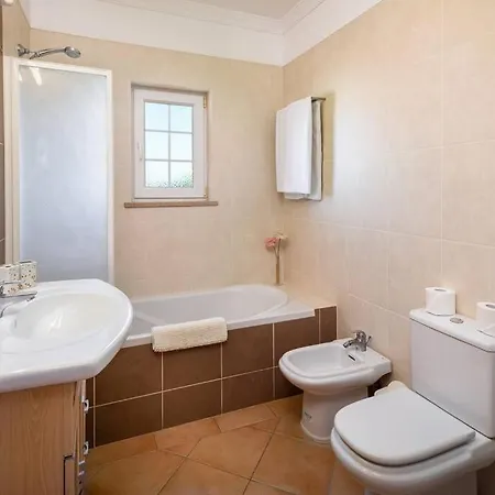 Villa 4 Bedrooom Private Ribeiro I Pool, Bbq, Ac, Wifi,